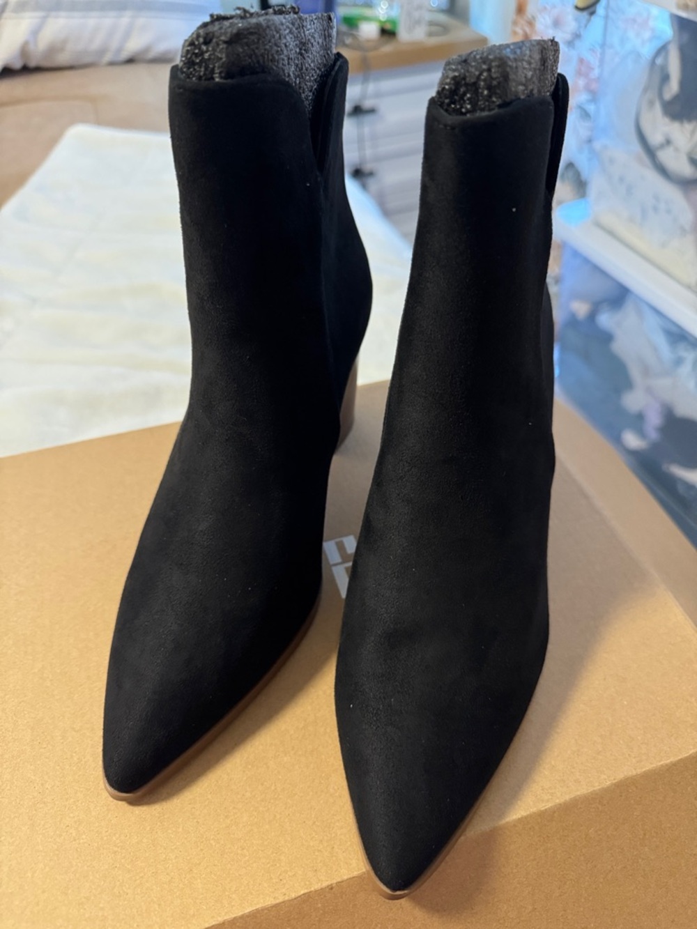 IDIFU Black Pointed Toe Suede Ankle Booties